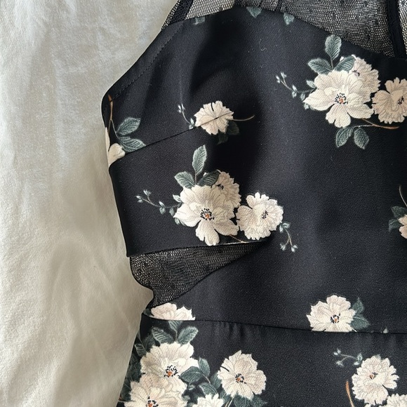 Express Dress - Picture 4 of 5